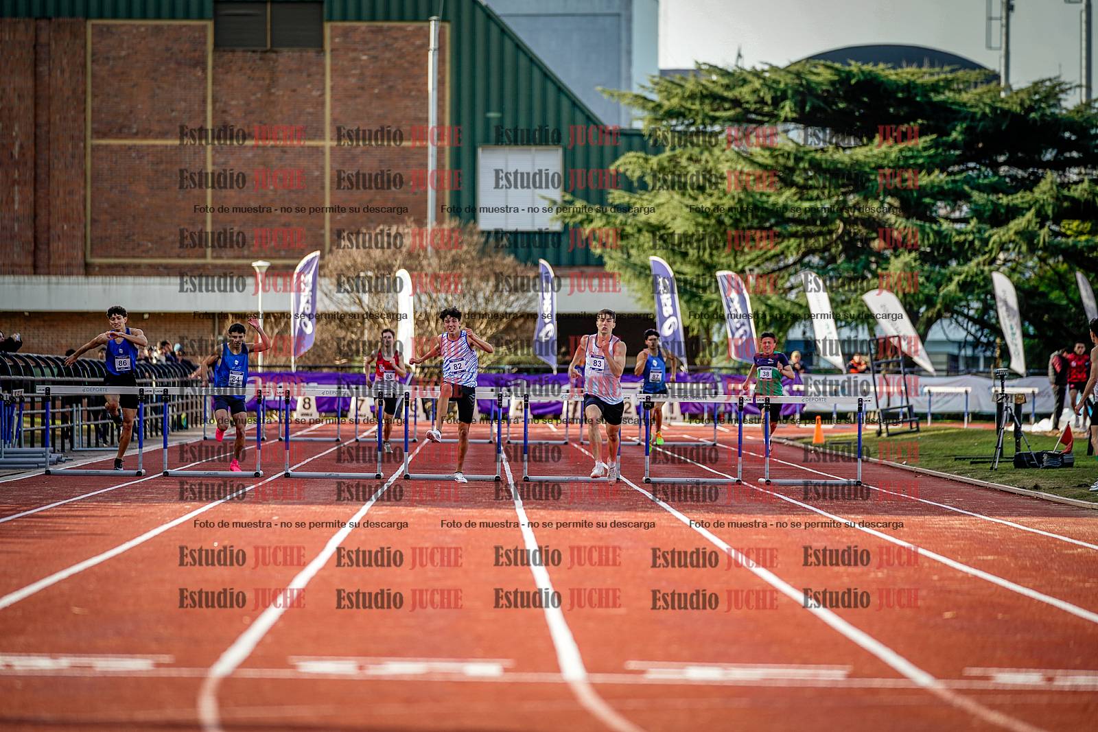 Fotos de los 400 m con vallas de varones