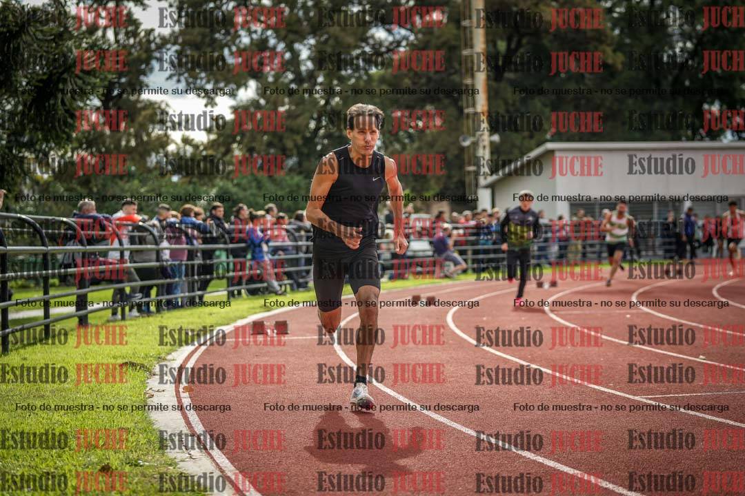 Fotos de los 400 m llanos de varones