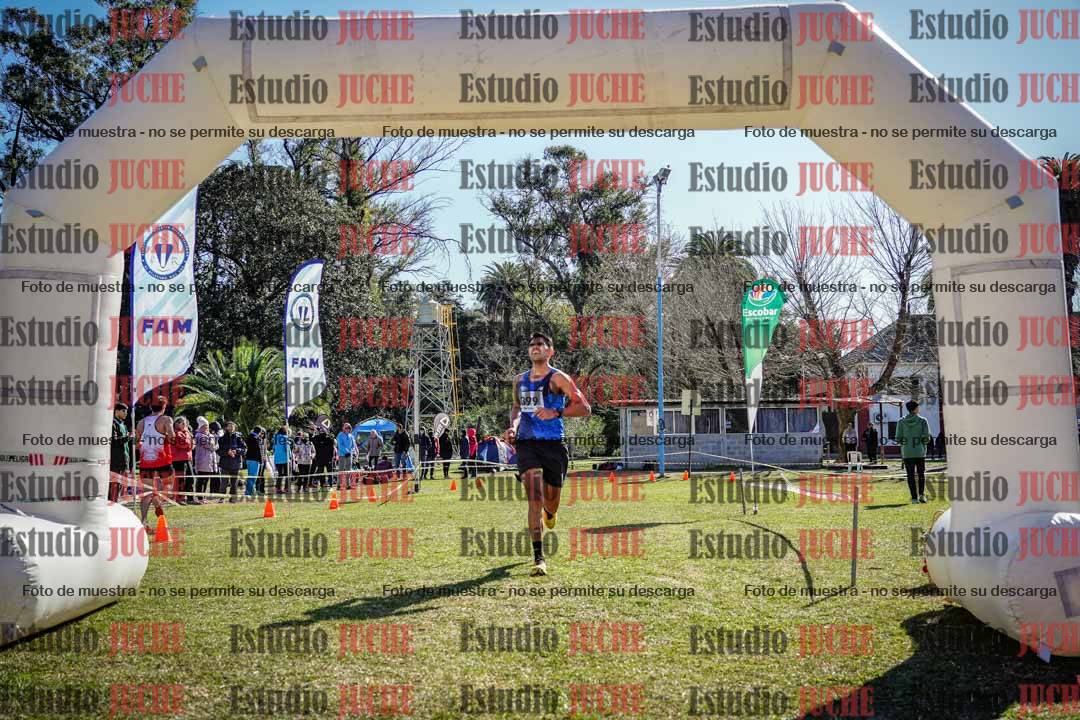 Fotos de la llegada del cross de 8000 m