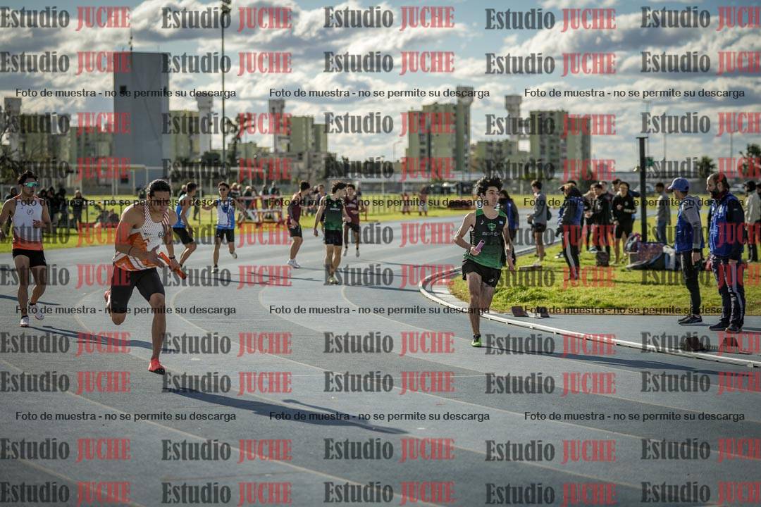 Fotos de las postas 4x400 m llanos de varones