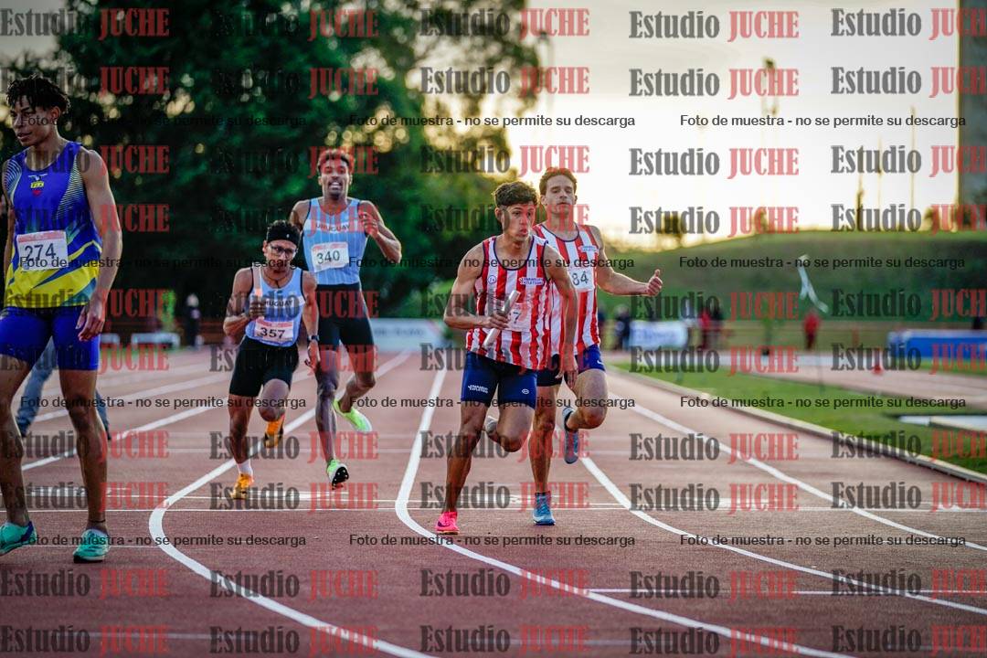 Fotos de los relevos 4x400 m de varones