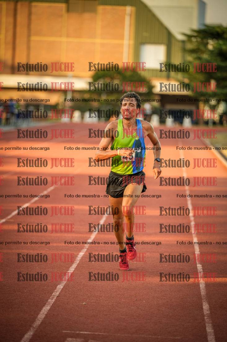 Fotos de los 5000 m llanos de mujeres y varones