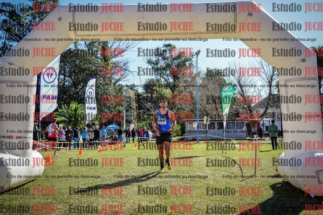 Fotos de la llegada del cross de 8000 m