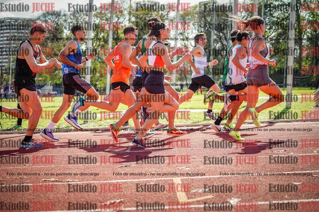 Fotos de los 5000 m llanos de mujeres y varones