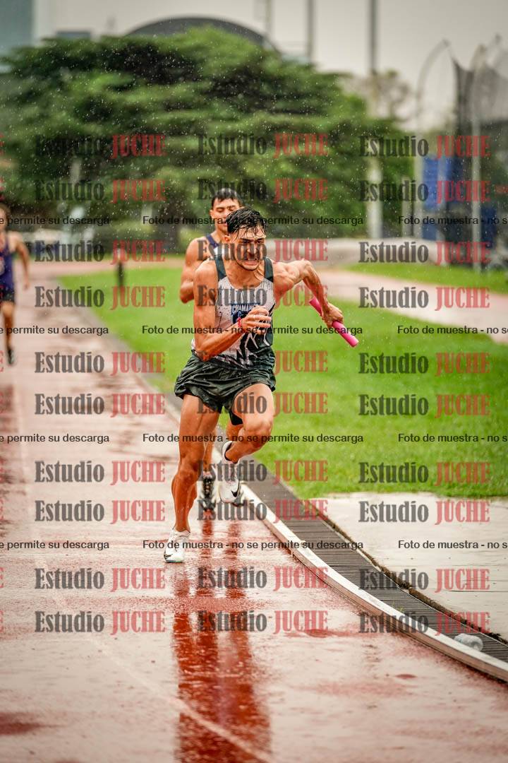 Fotos de las postas 4x400 m de varones