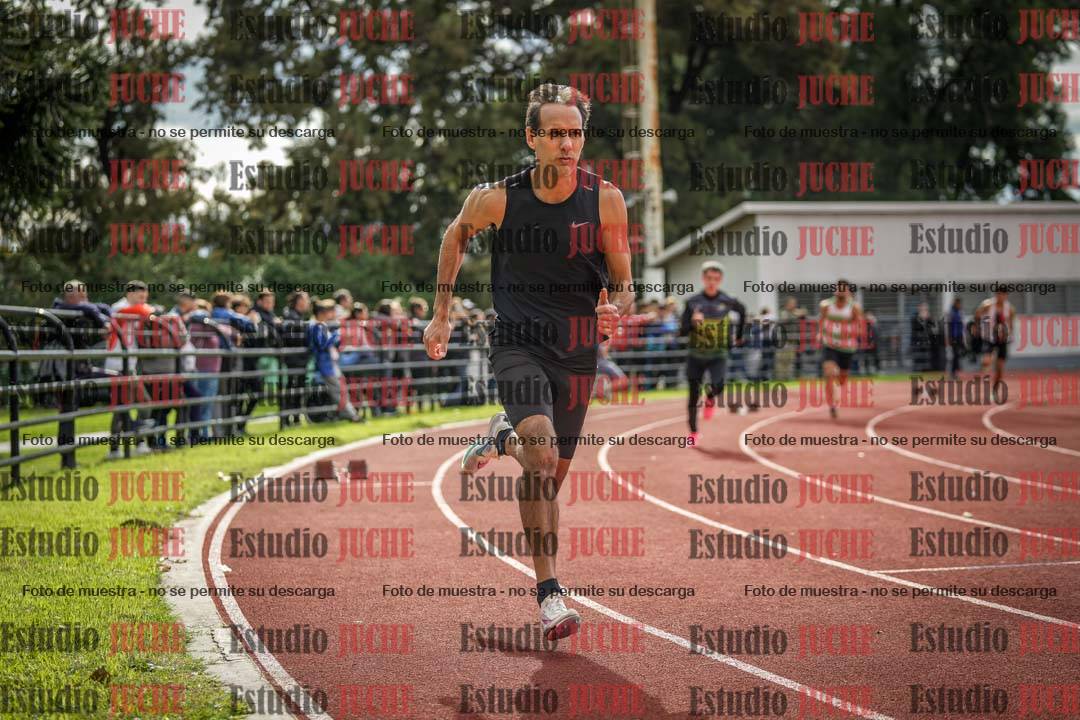 Fotos de los 400 m llanos de varones