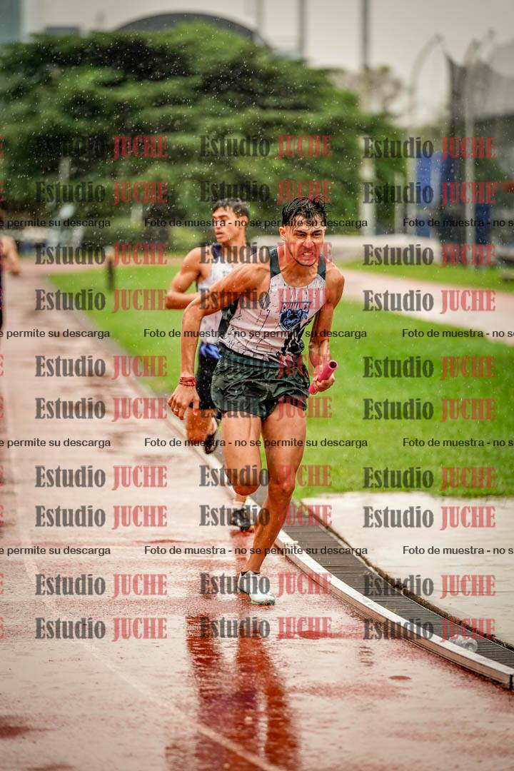 Fotos de las postas 4x400 m de varones
