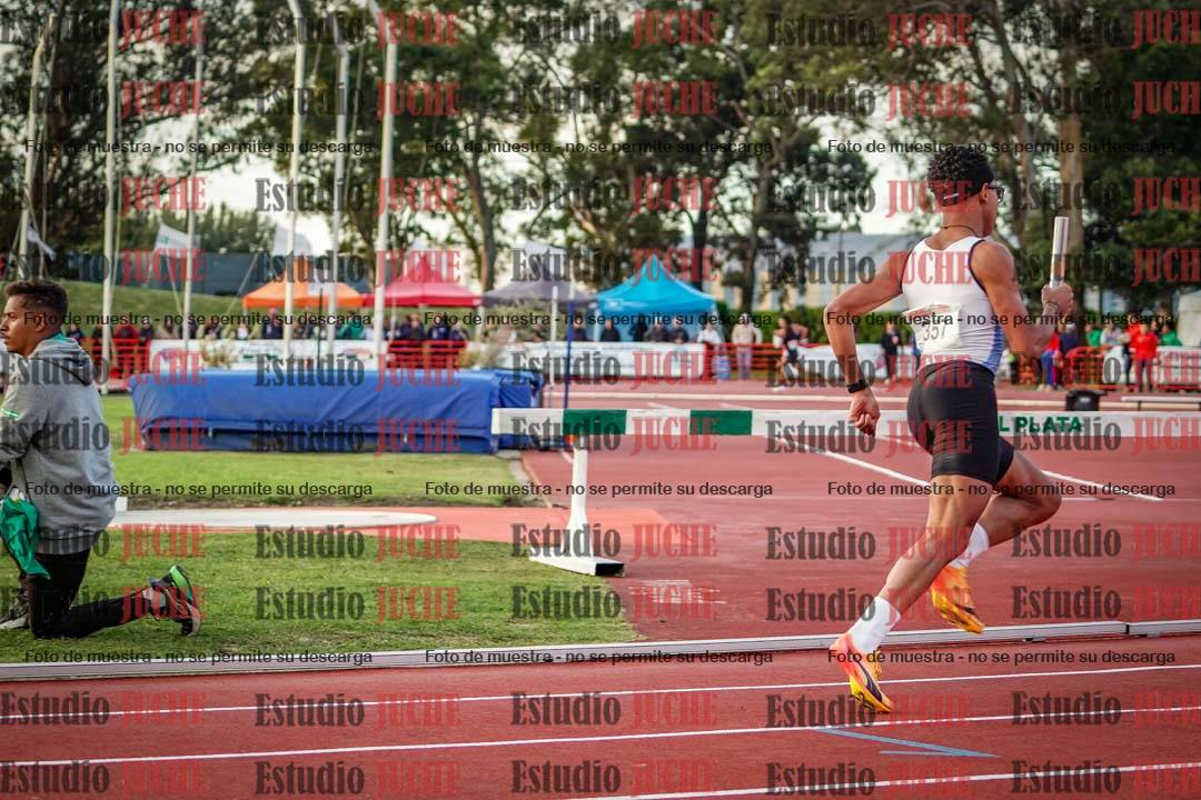 Fotos de los relevos 4x400 m de varones