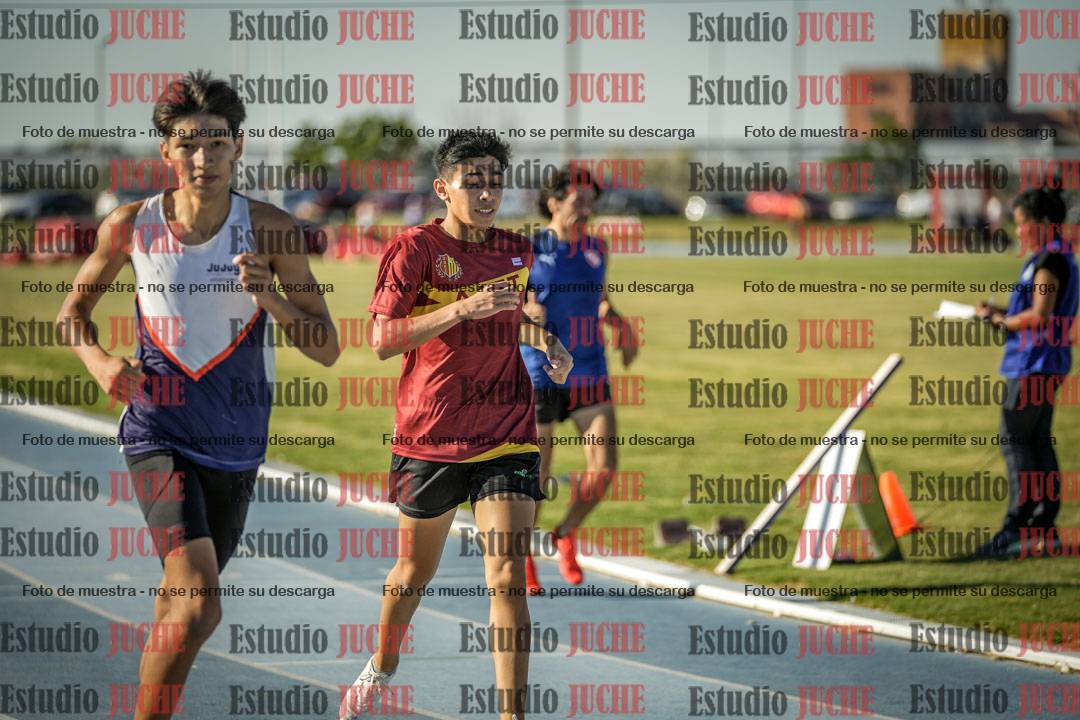 Fotos de los 400 m llanos de varones