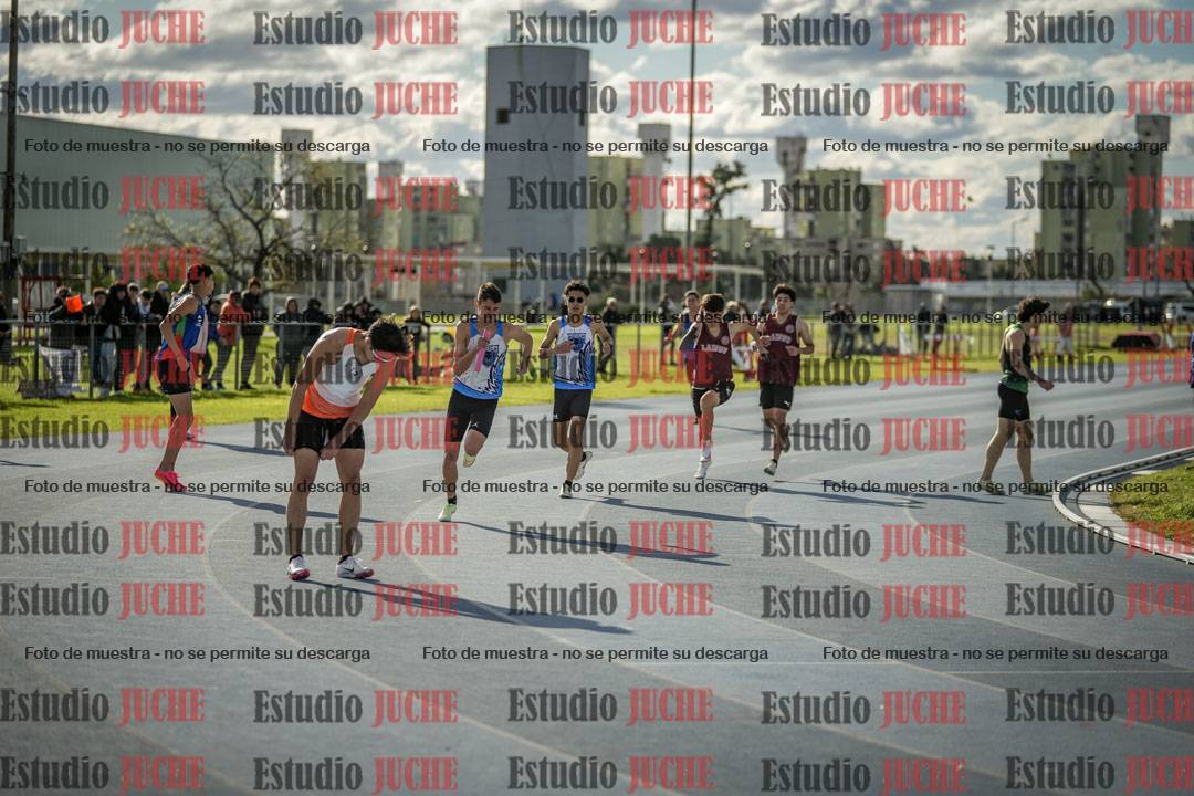 Fotos de las postas 4x400 m llanos de varones