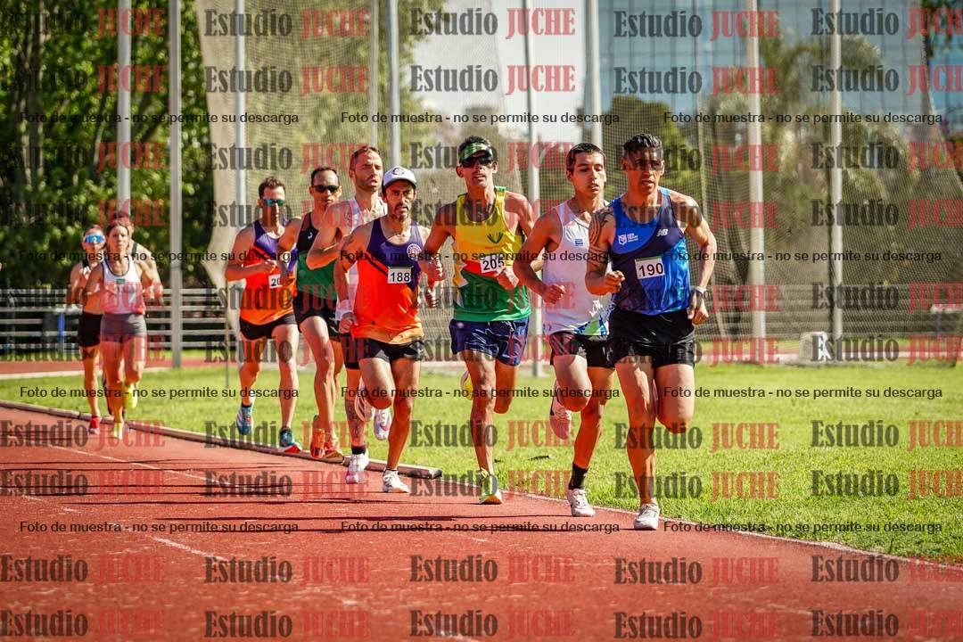 Fotos de los 5000 m llanos de mujeres y varones