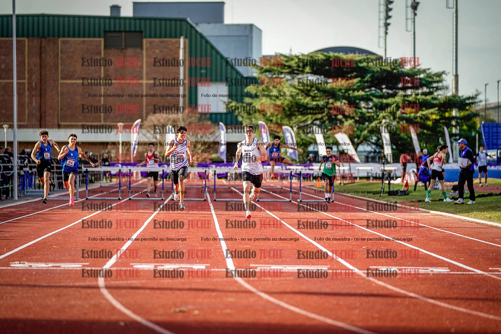 Fotos de los 400 m con vallas de varones