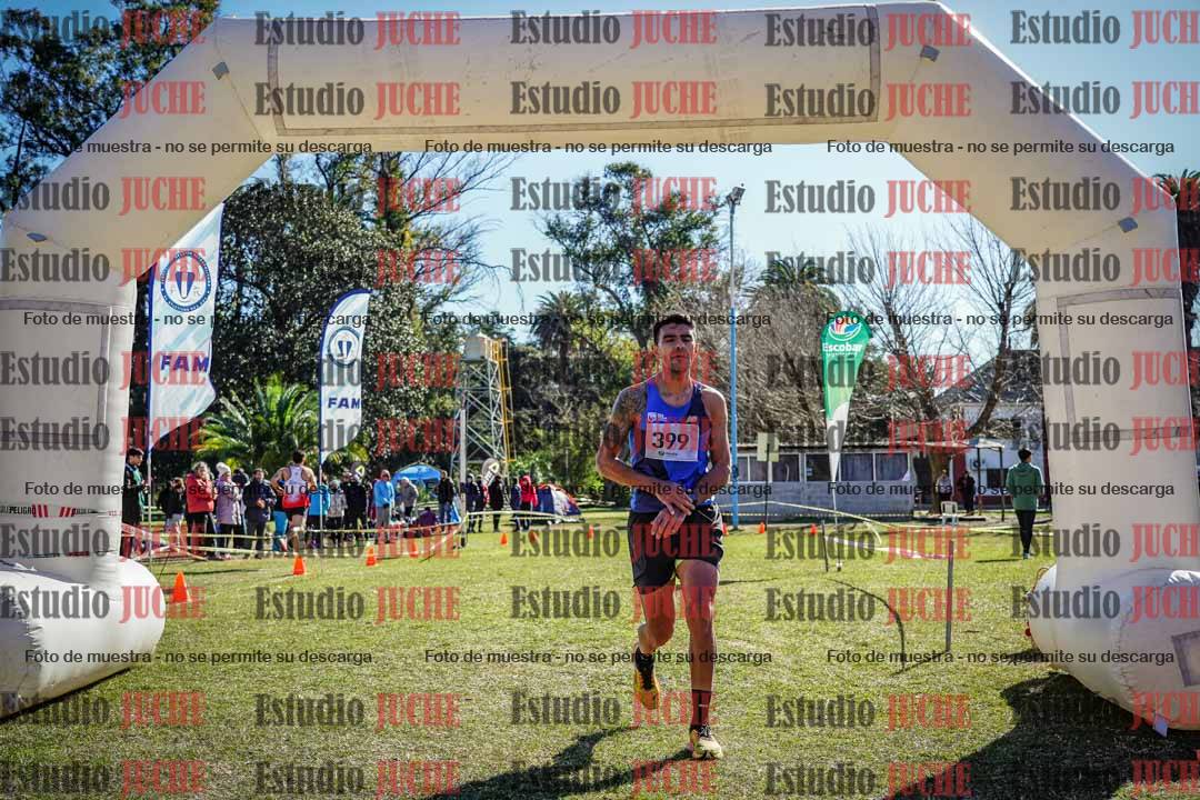 Fotos de la llegada del cross de 8000 m