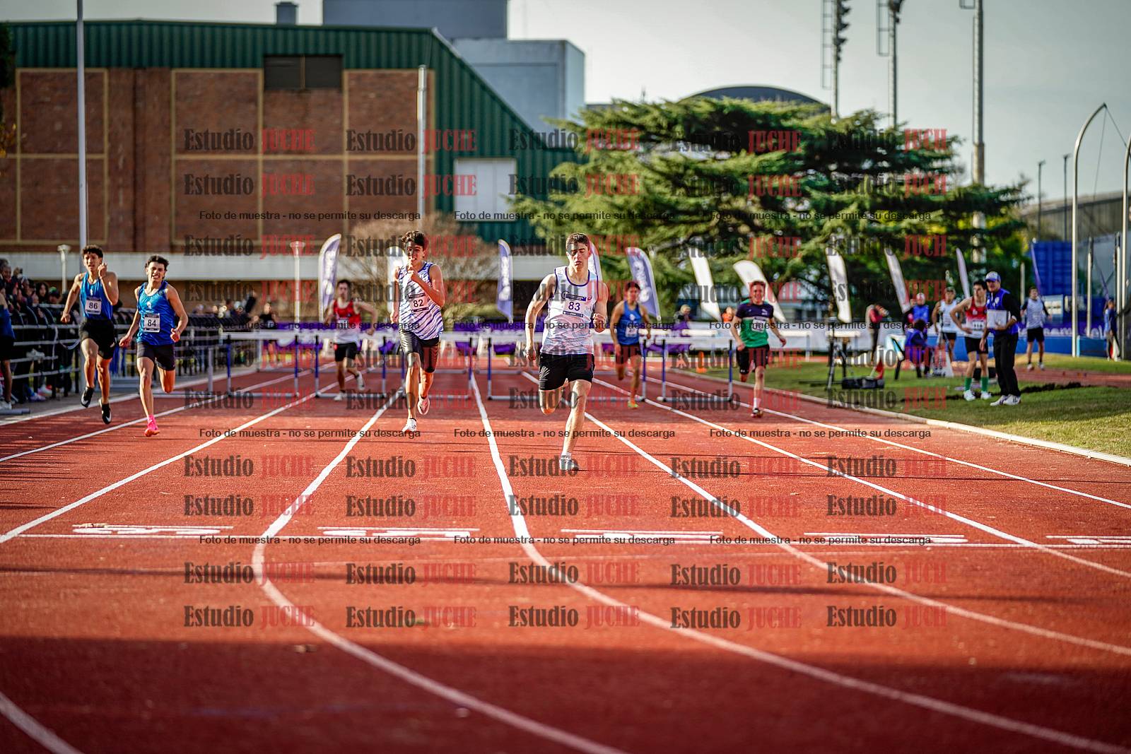 Fotos de los 400 m con vallas de varones