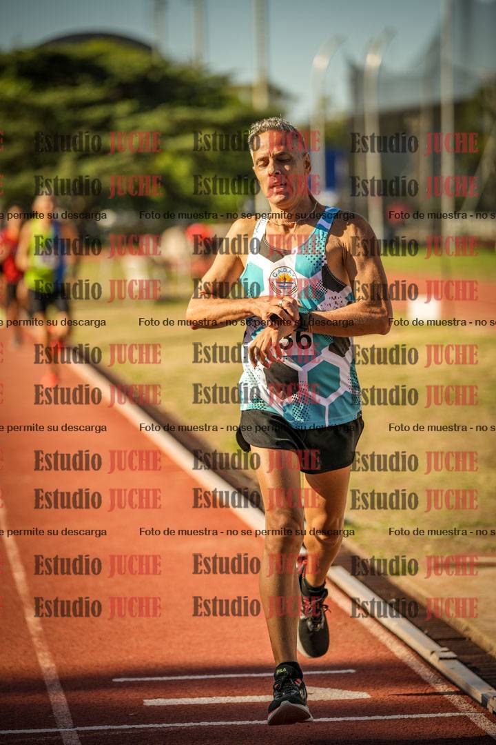 Fotos de los 800 m llanos de varones