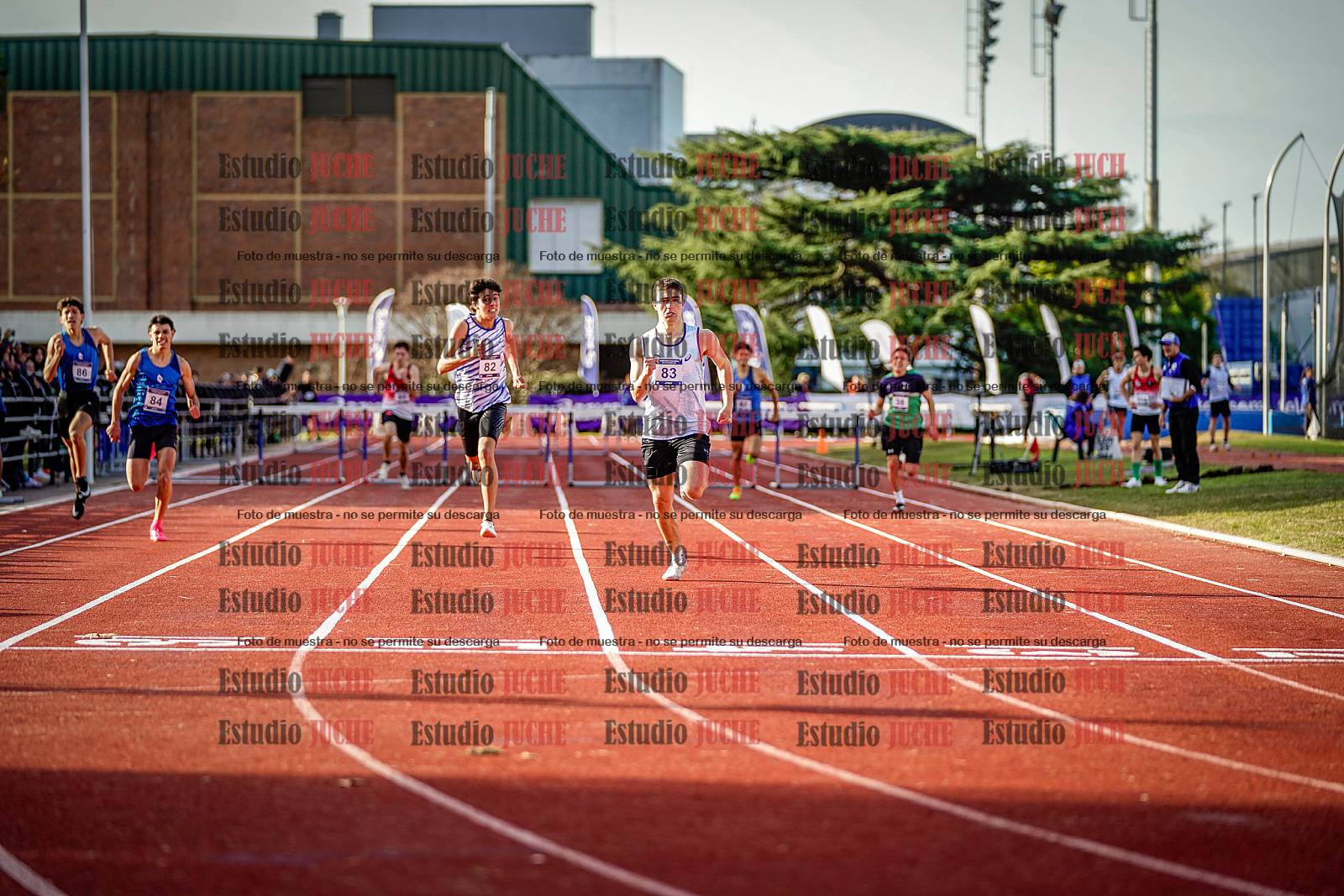 Fotos de los 400 m con vallas de varones