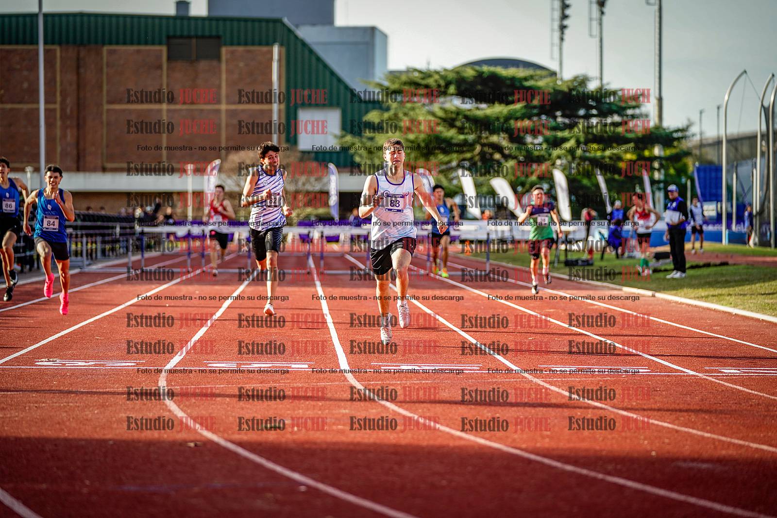 Fotos de los 400 m con vallas de varones