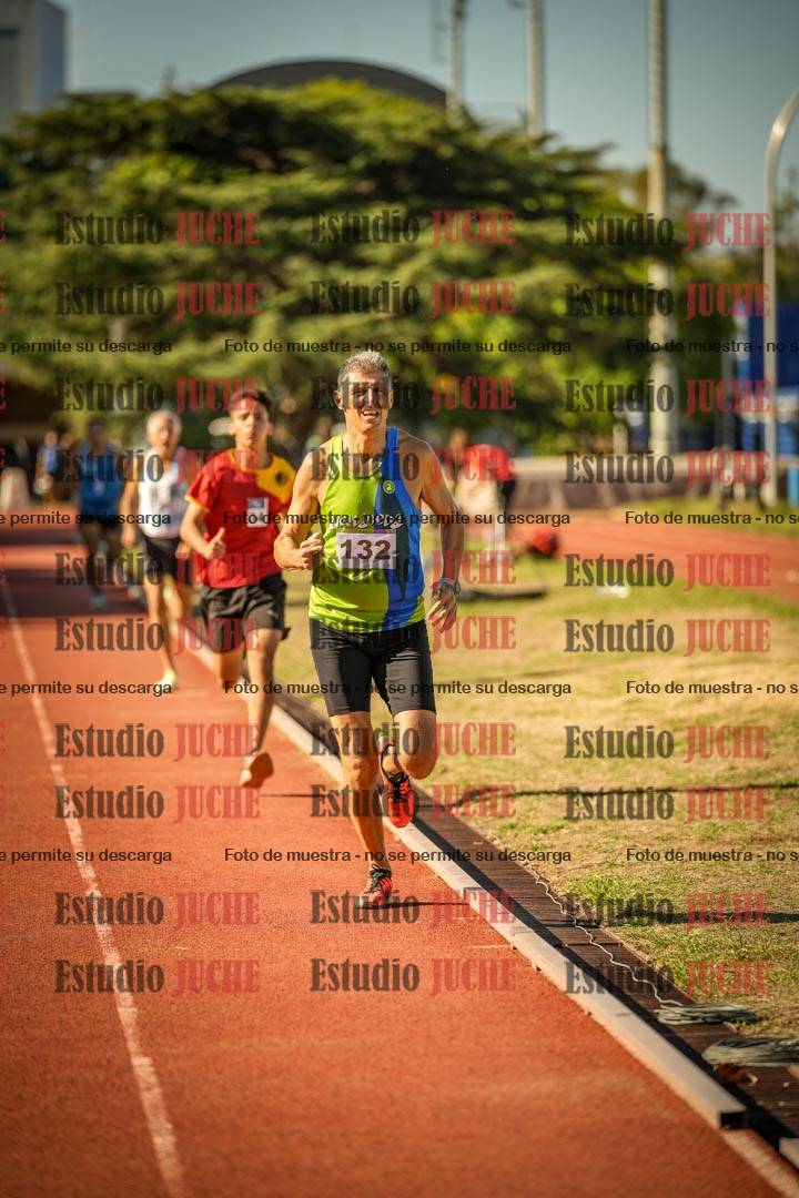 Fotos de los 800 m llanos de varones