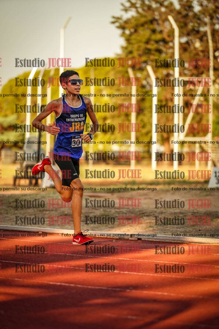 Fotos de los 2400 m llanos de varones