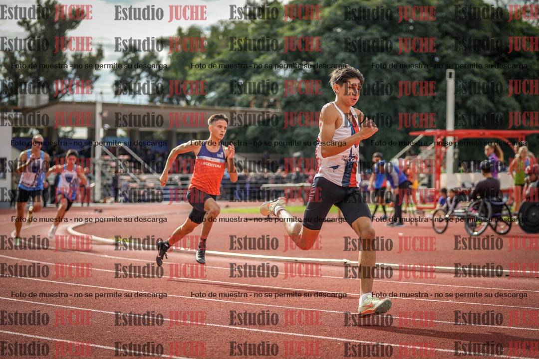 Fotos de los 400 m llanos de varones