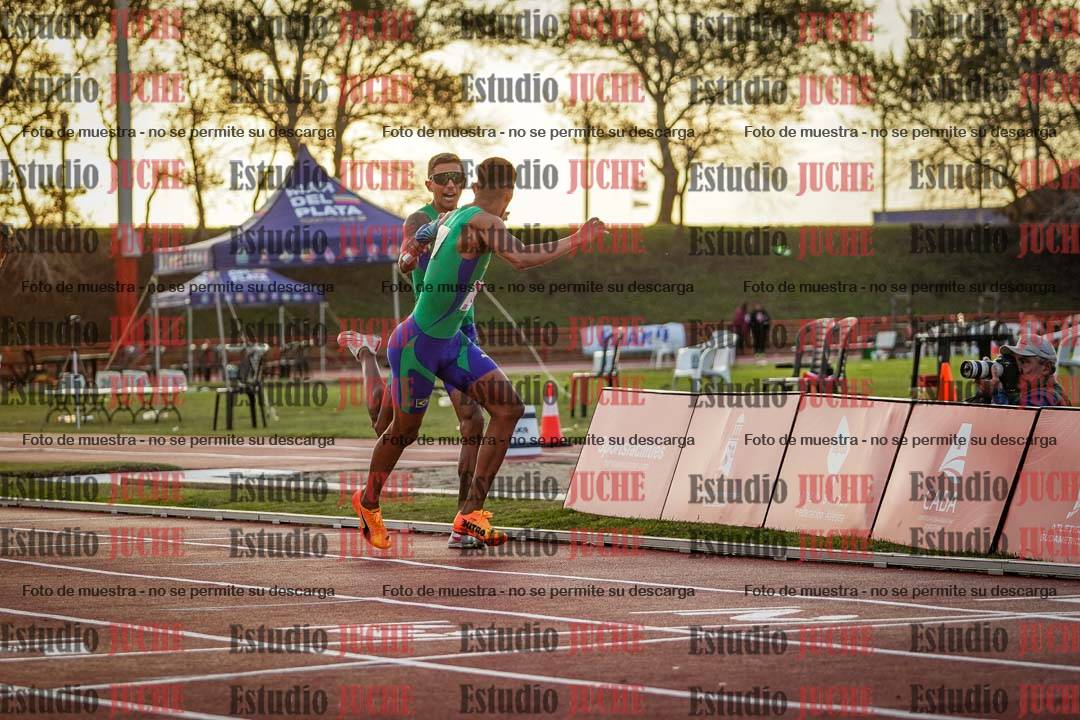 Fotos de los relevos 4x400 m de varones