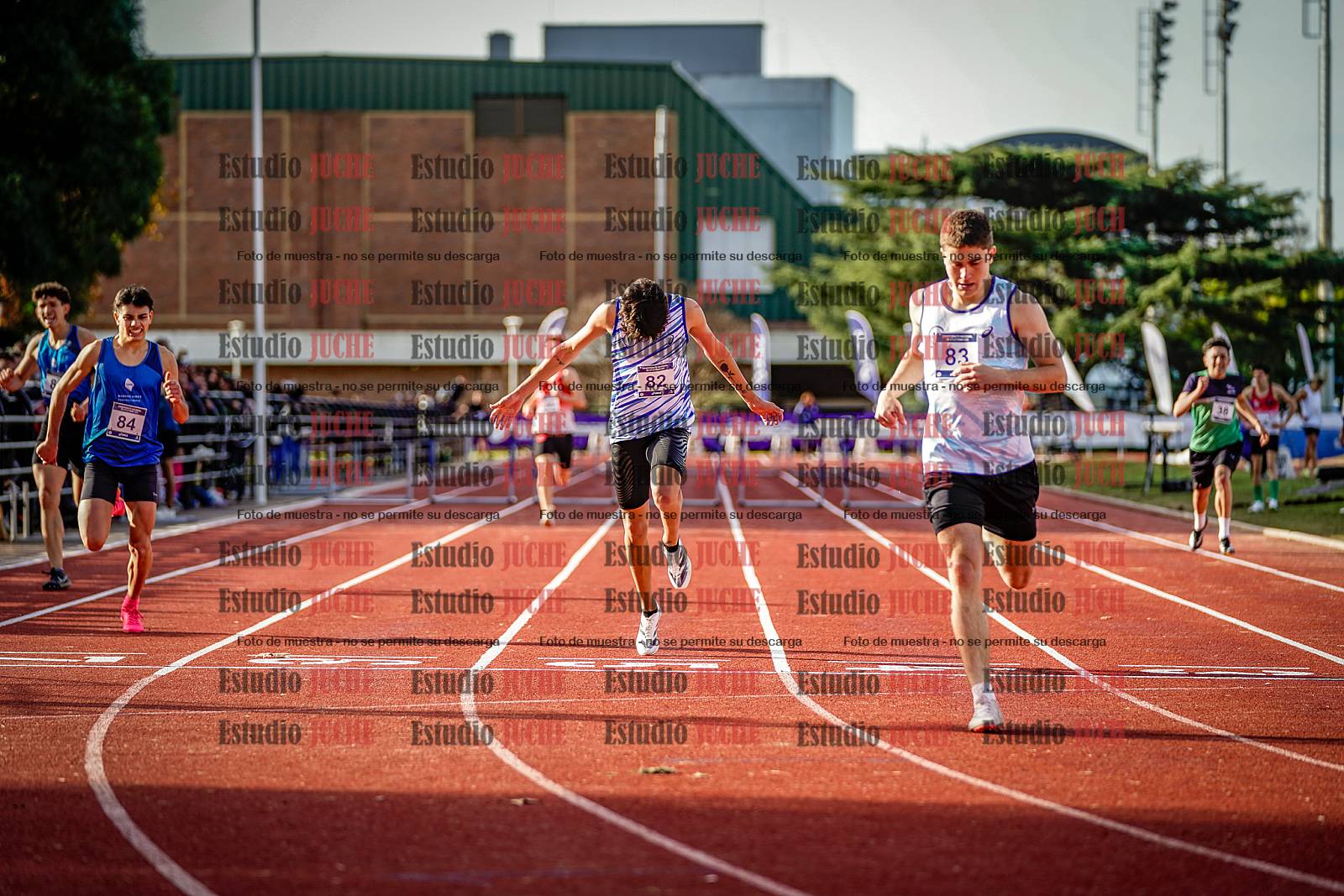 Fotos de los 400 m con vallas de varones