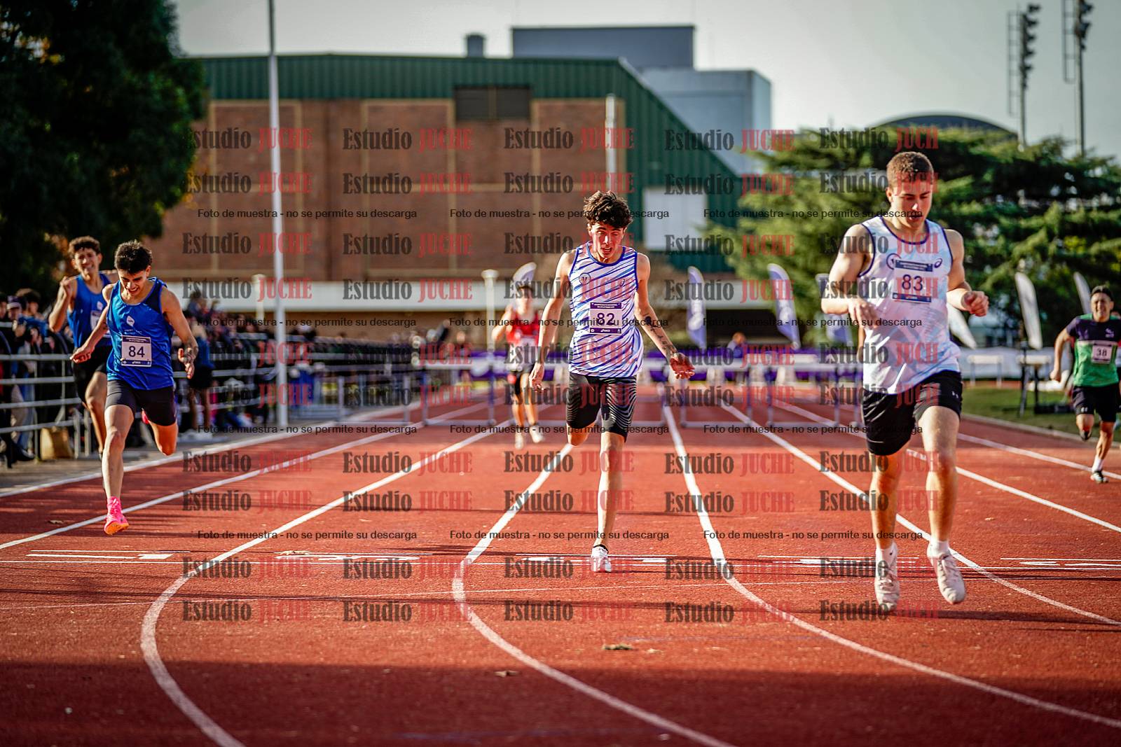 Fotos de los 400 m con vallas de varones