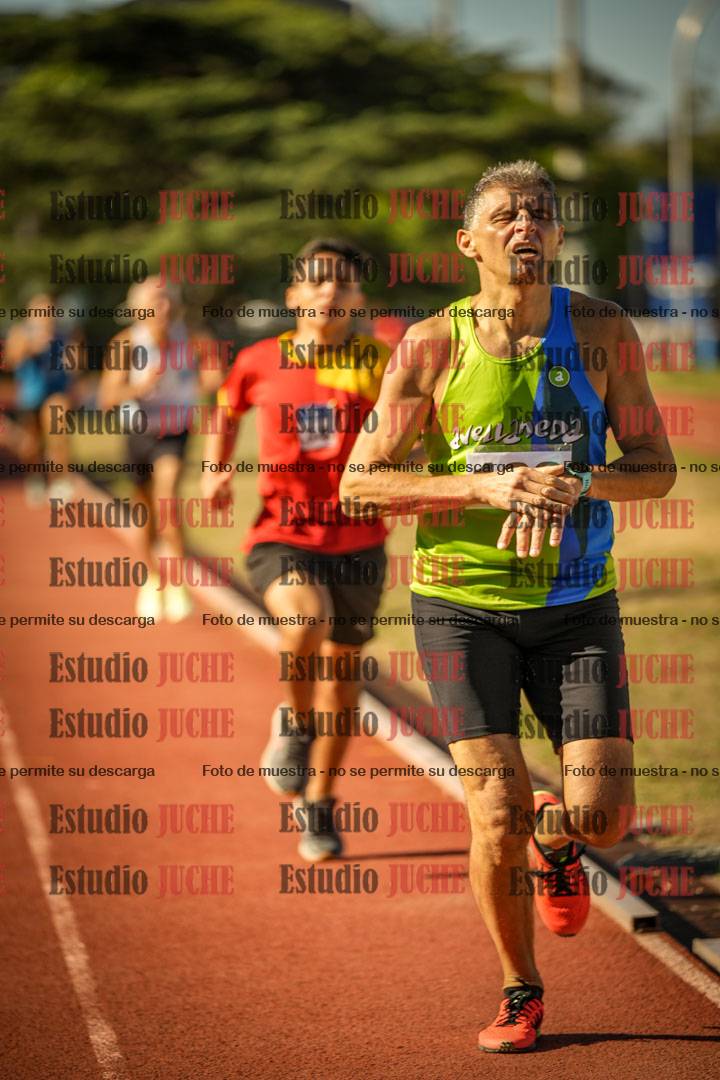 Fotos de los 800 m llanos de varones