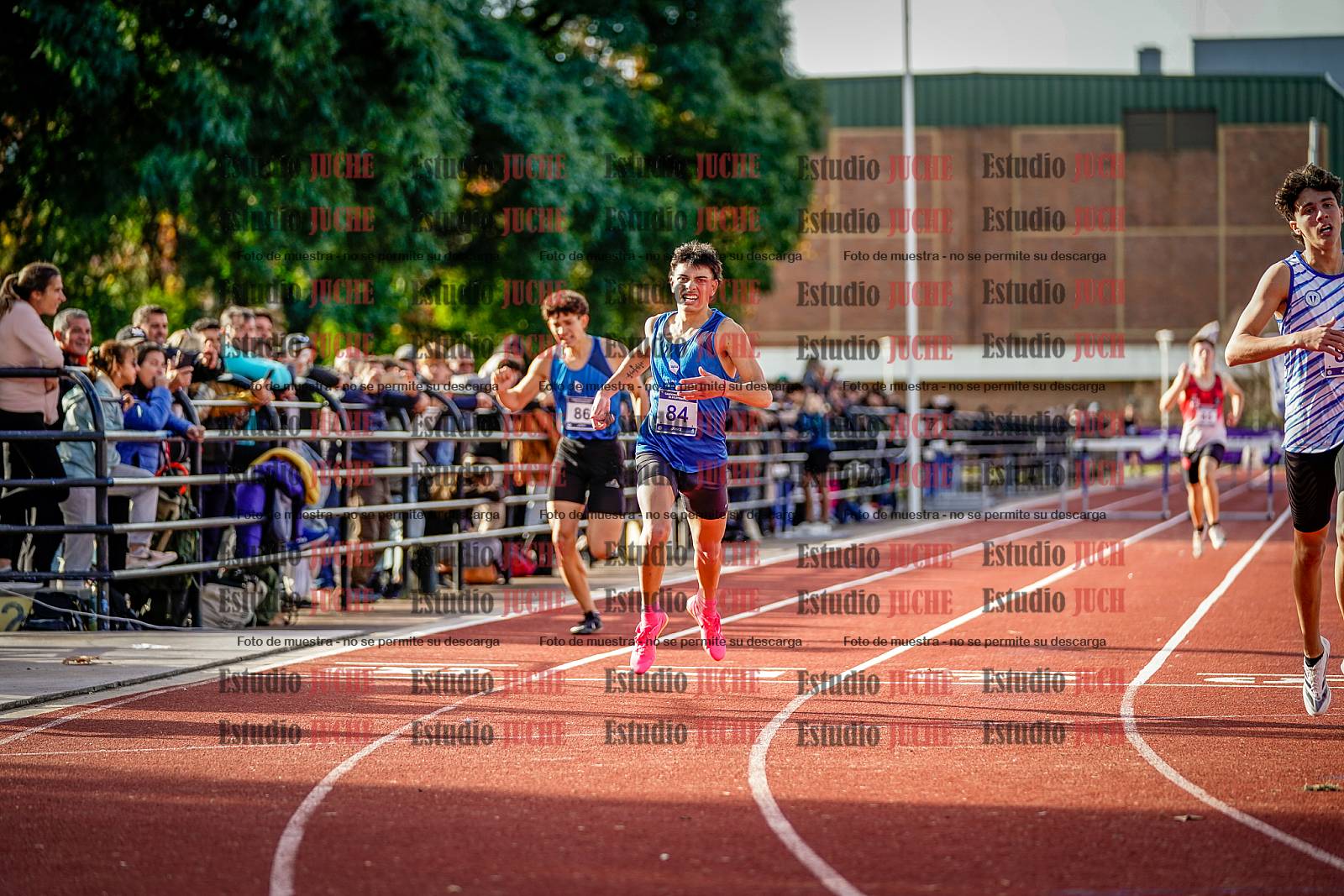 Fotos de los 400 m con vallas de varones