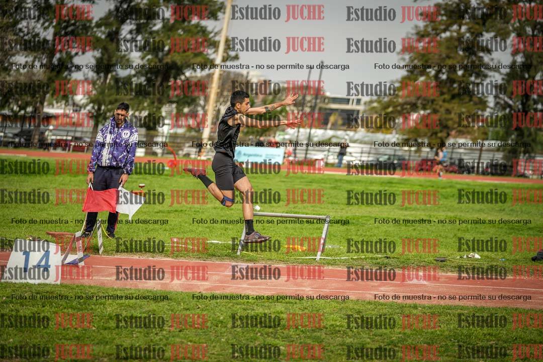 Fotos del salto triple de mujeres y varones - todas las tablas