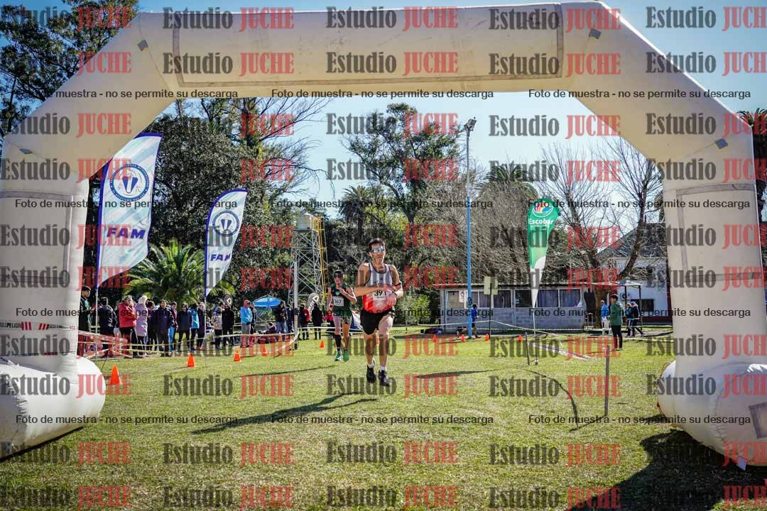 Fotos de la llegada del cross de 8000 m