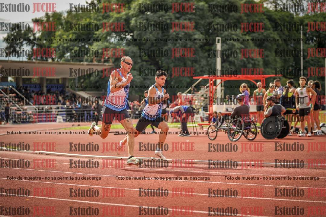 Fotos de los 400 m llanos de varones
