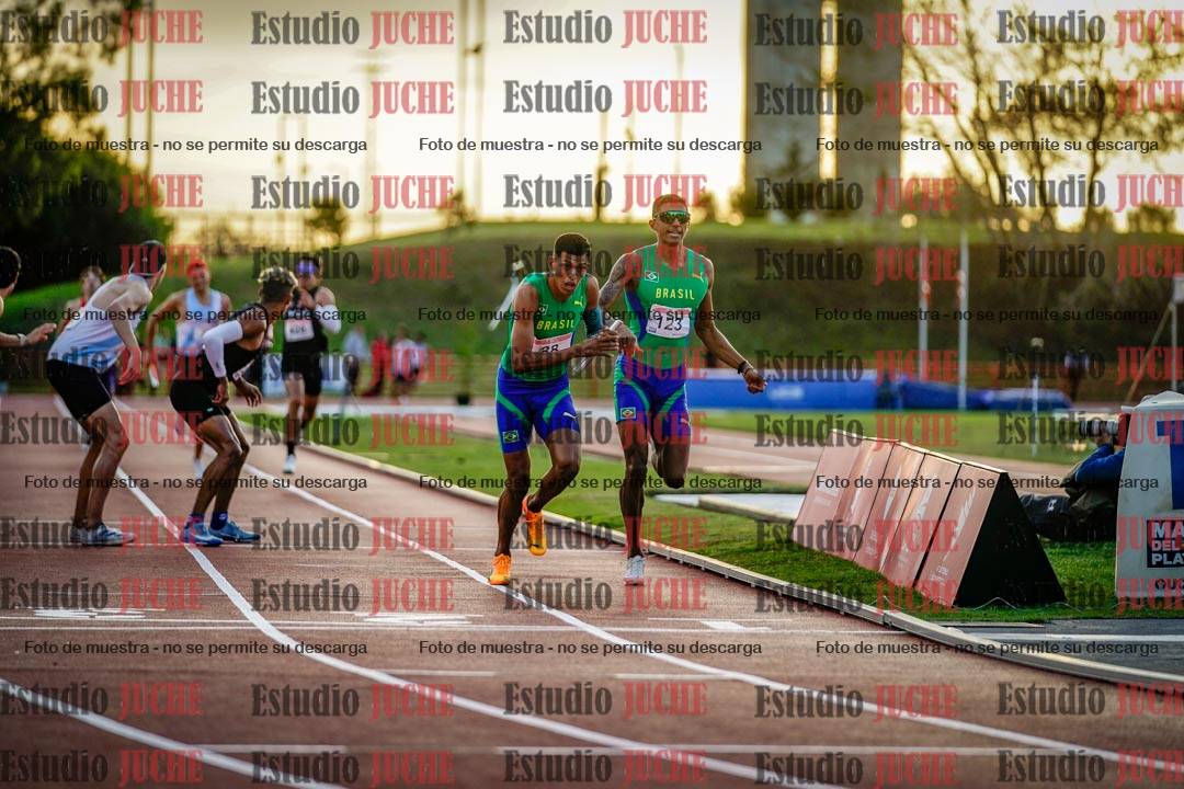 Fotos de los relevos 4x400 m de varones