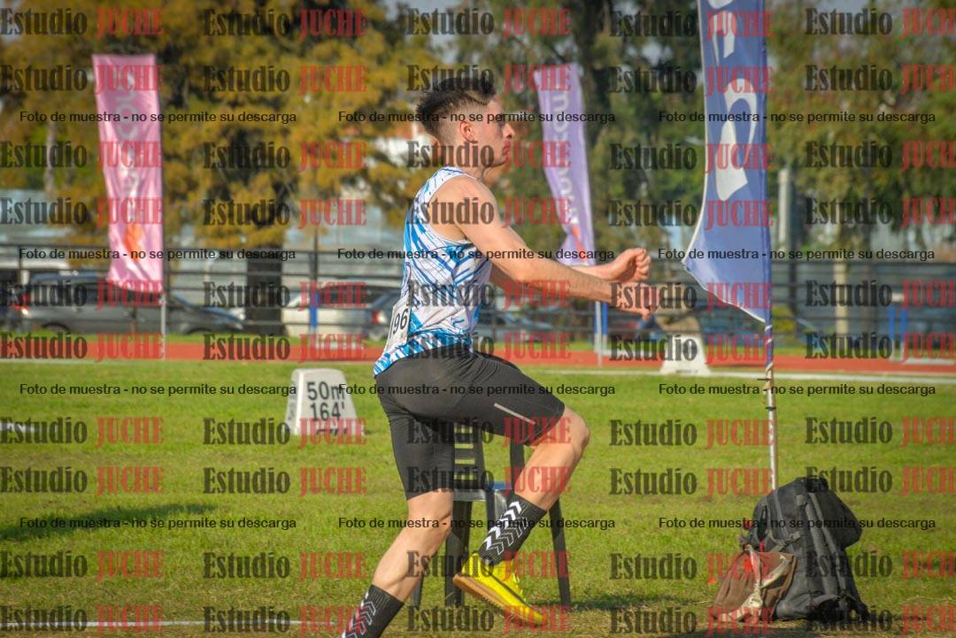 Fotos del salto en largo de varones