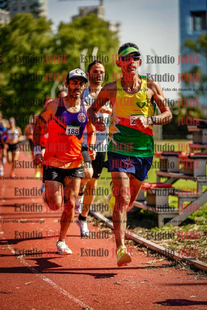 Fotos de los 5000 m llanos de mujeres y varones