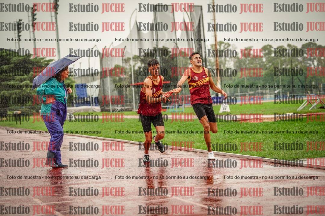 Fotos de las postas 4x400 m de varones