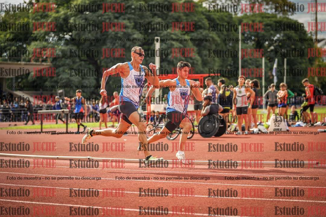 Fotos de los 400 m llanos de varones