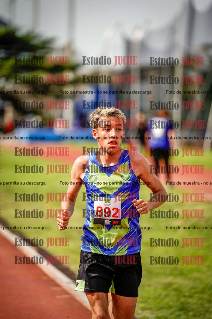 Fotos de los 3000 m llanos de varones