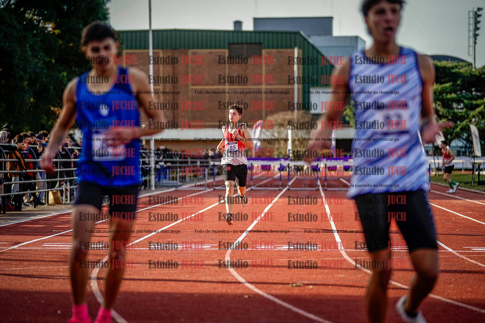 Fotos de los 400 m con vallas de varones
