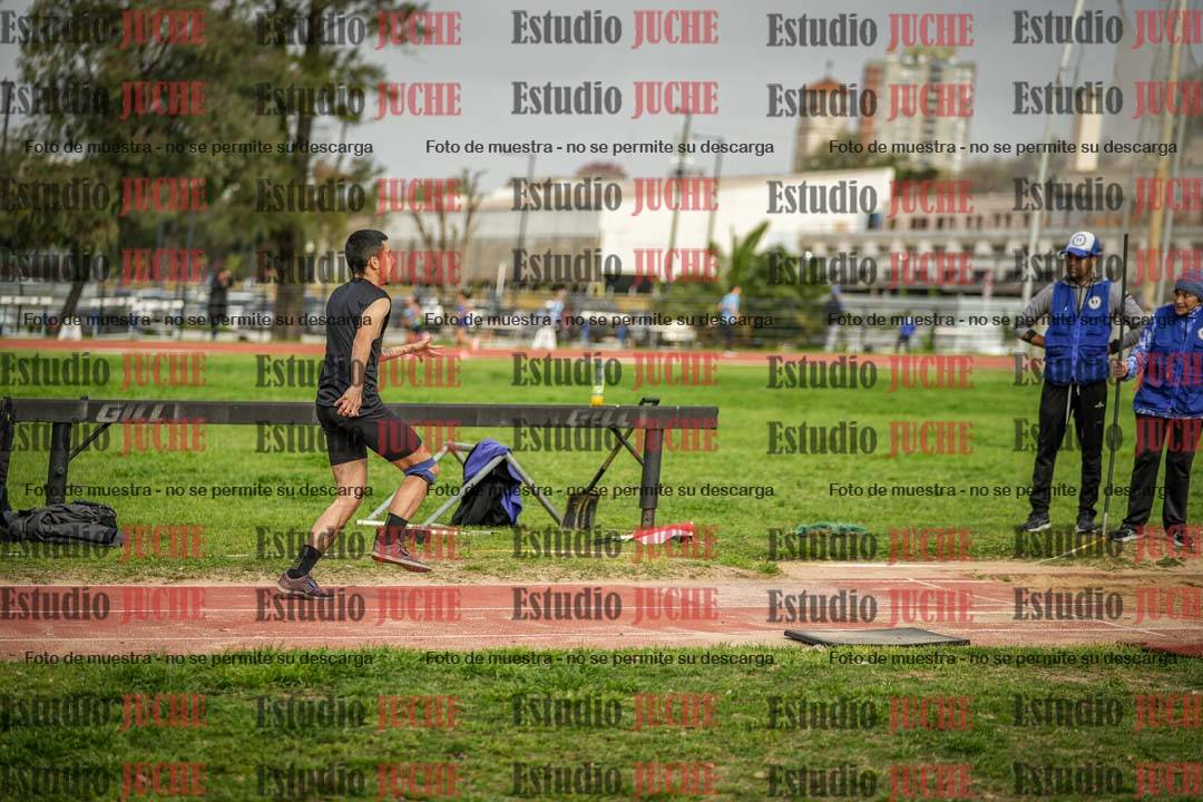 Fotos del salto triple de mujeres y varones - todas las tablas
