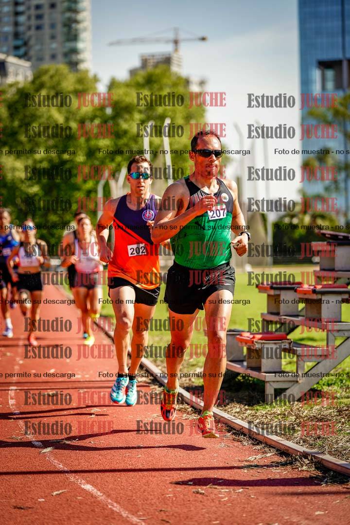 Fotos de los 5000 m llanos de mujeres y varones