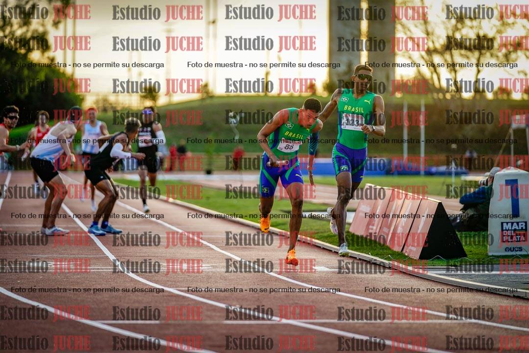 Fotos de los relevos 4x400 m de varones