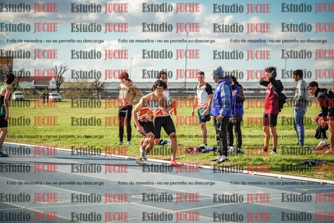 Fotos de las postas 4x400 m llanos de varones