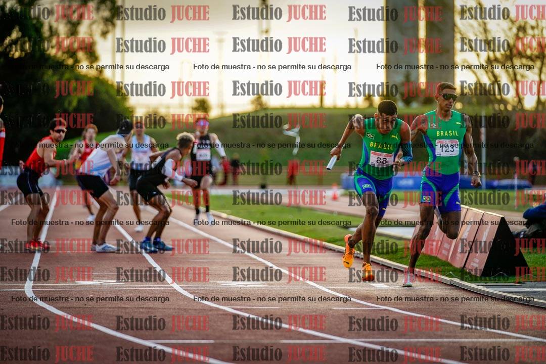 Fotos de los relevos 4x400 m de varones