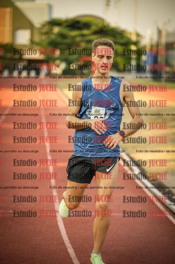 Fotos de los 5000 m llanos de mujeres y varones