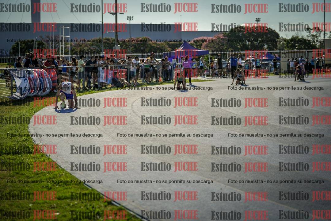 Fotos de los 400 m llanos de varones