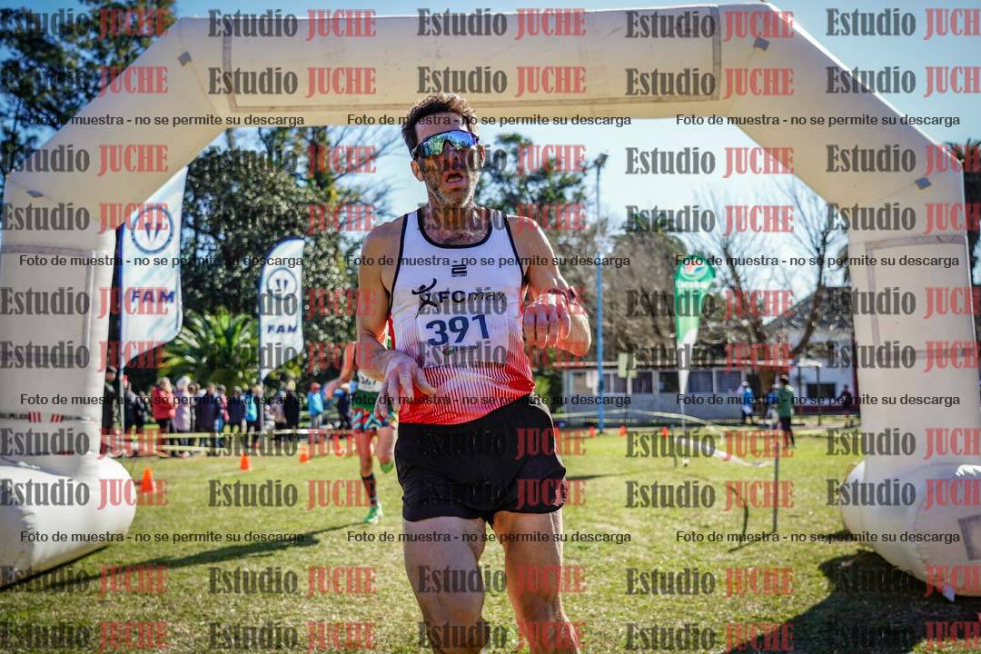 Fotos de la llegada del cross de 8000 m