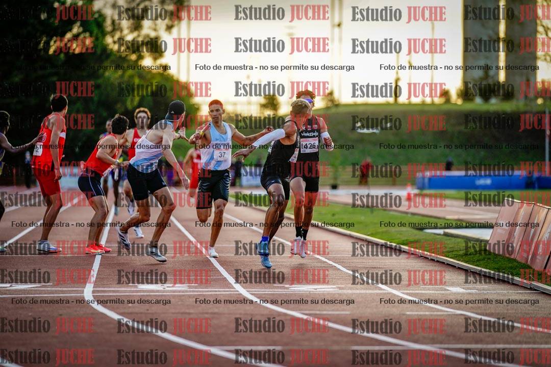 Fotos de los relevos 4x400 m de varones
