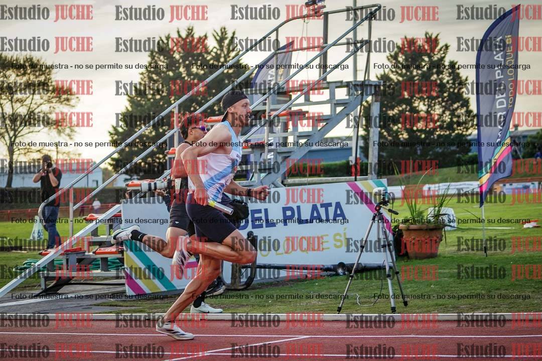 Fotos de los relevos 4x400 m de varones