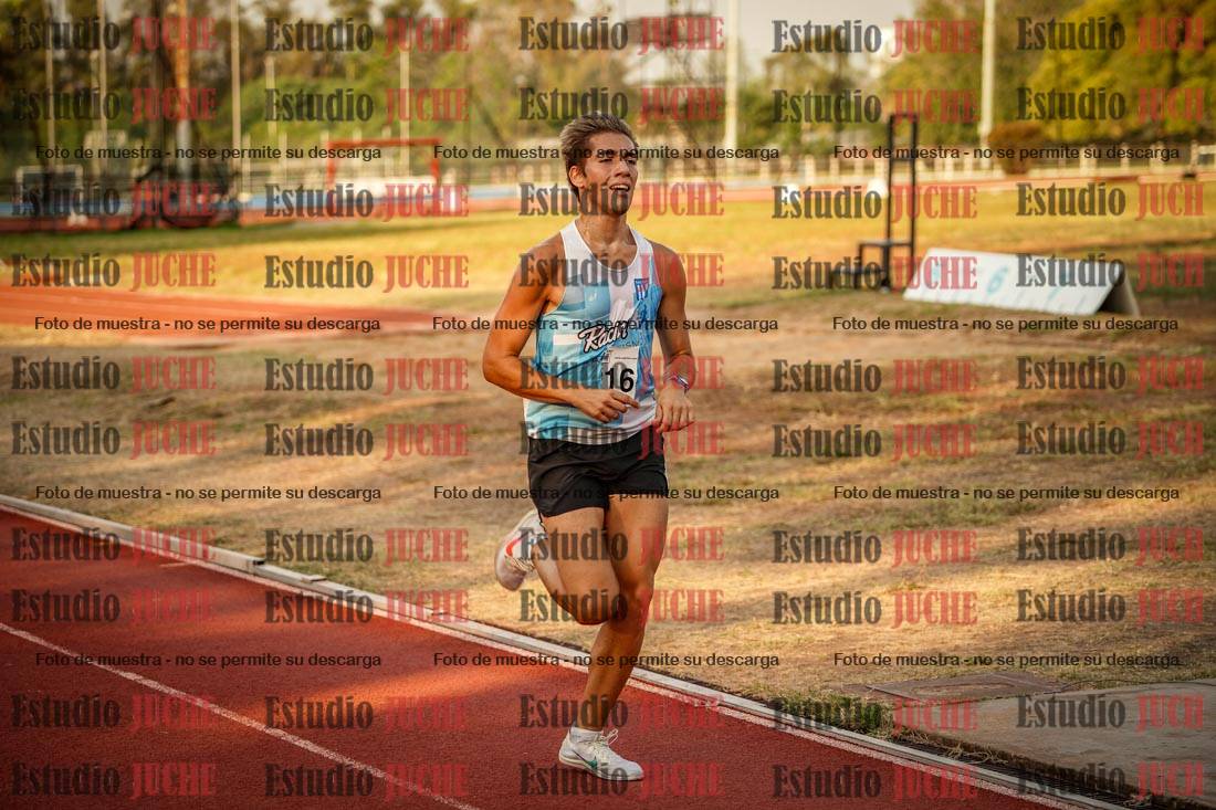 Fotos de los 5000 m llanos de mujeres y varones